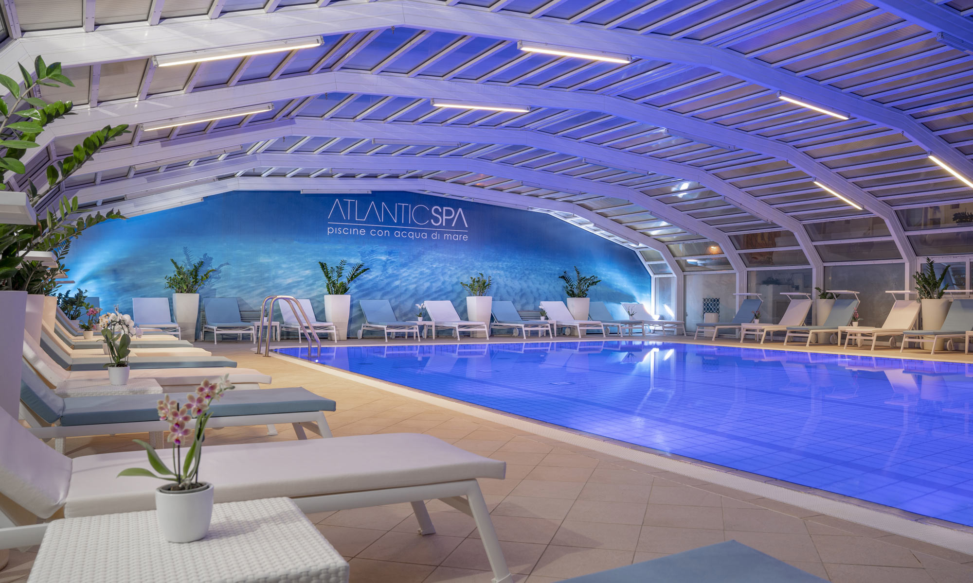 media.Atlantjde-foto-laterale-piscina-testata